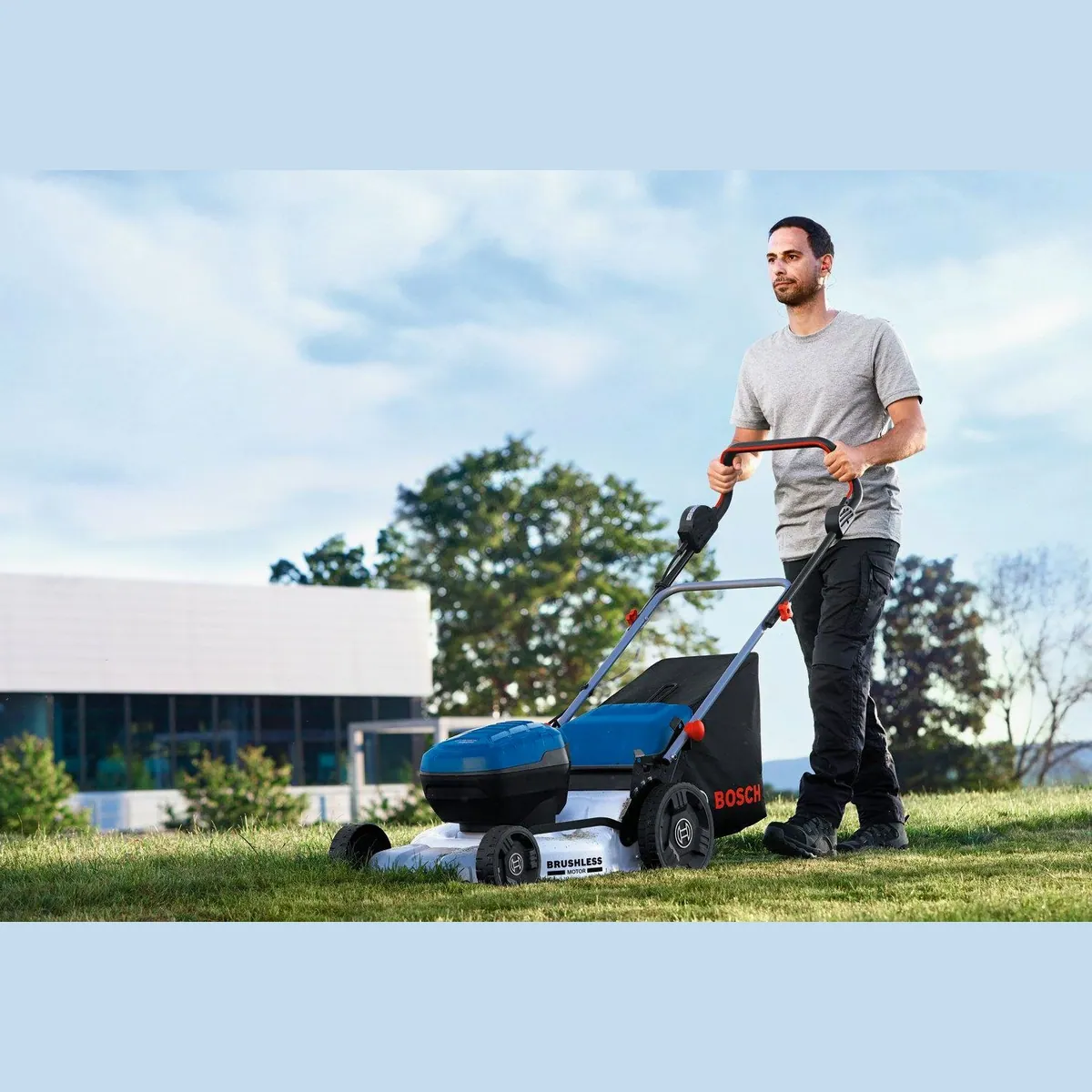 Bosch Professional GRA 18V2-46, leistungsstarker Akku-Rasenmäher, 46 cm Schnittbreite, kompakt faltbar 3
