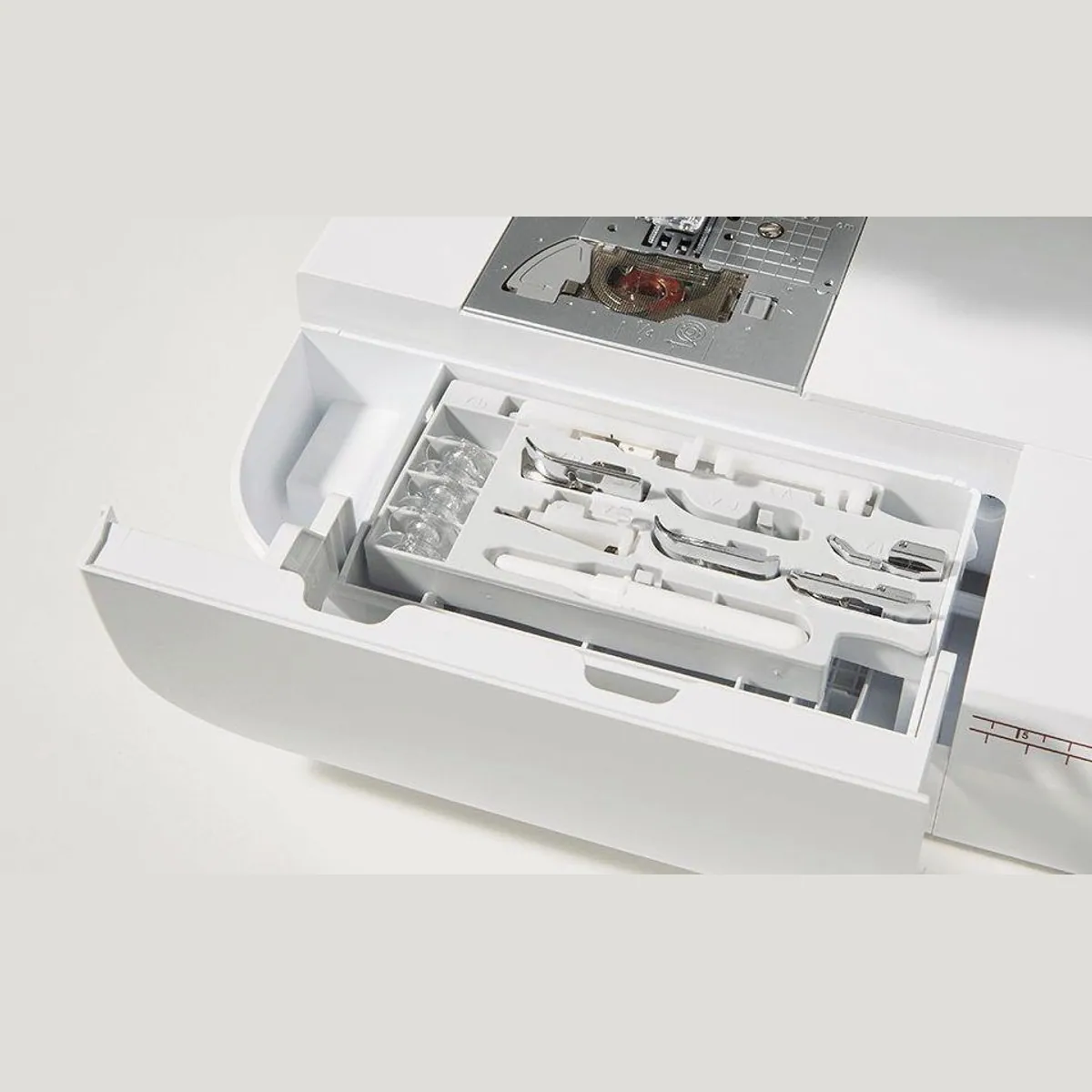 Brother Innov-is F400 Nähmaschine, 40 Programme, Freiarm, automatischer Einfädler 3
