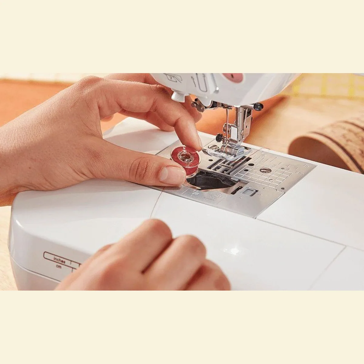 Brother Innov-is F400 Nähmaschine, 40 Programme, Freiarm, automatischer Einfädler 4