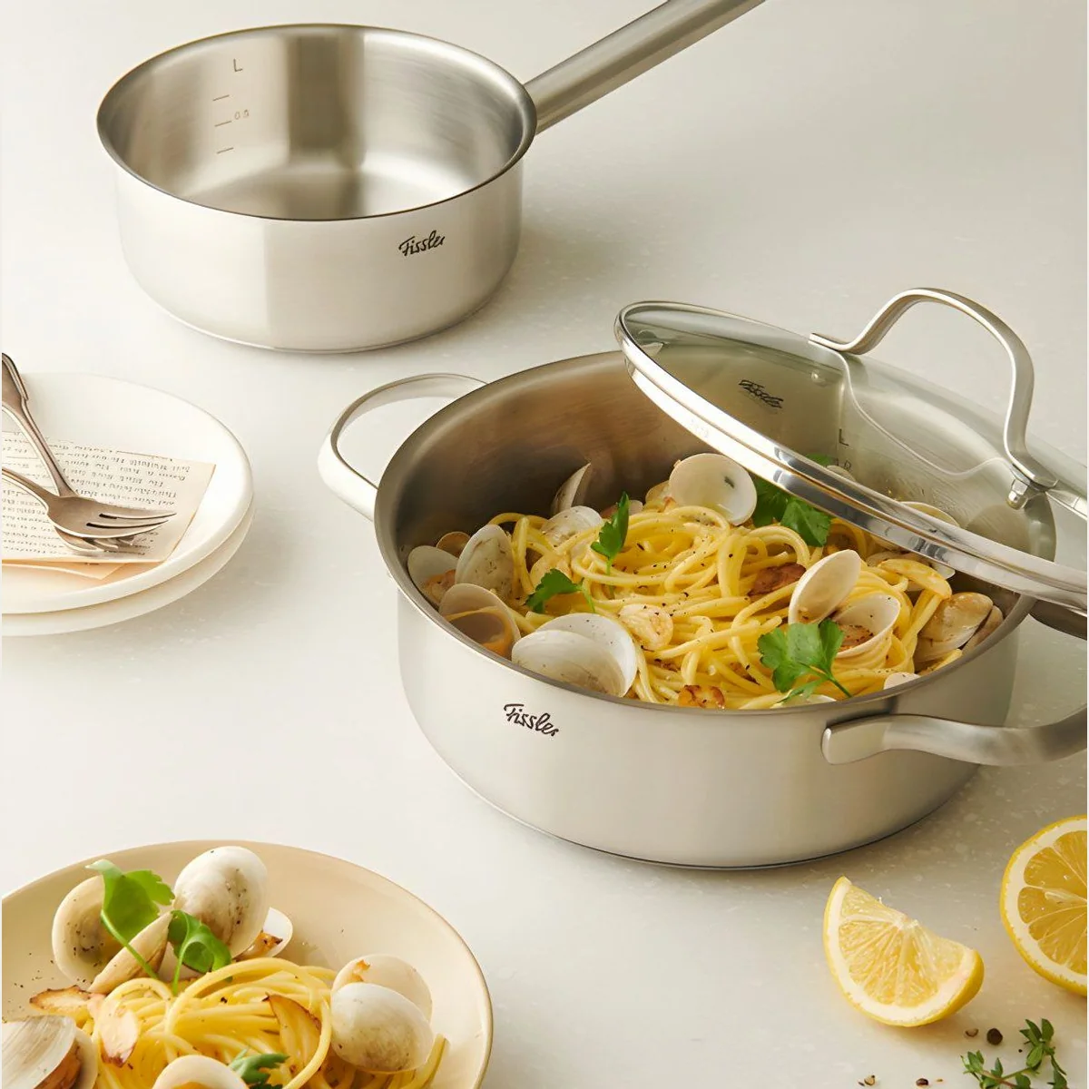 Fissler San Francisco Kochtopf, Edelstahl 18/10, energiesparend, mit Mess-Skala 4