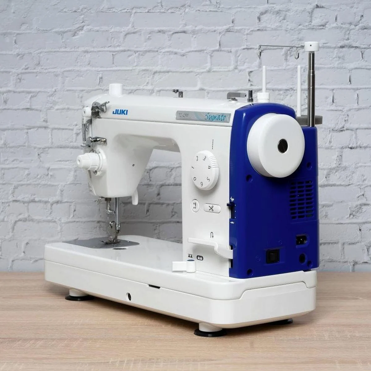 Juki TL-2300 Sumato Nähmaschine, hohe Geschwindigkeit, kompakt, vielseitig 4