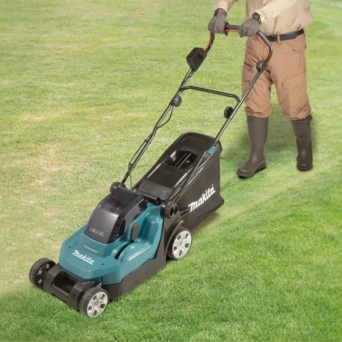 Makita DLM382PM2 Akkurasenmäher, 38 cm Schnittbreite, 2 Akkus 18V/4Ah 2