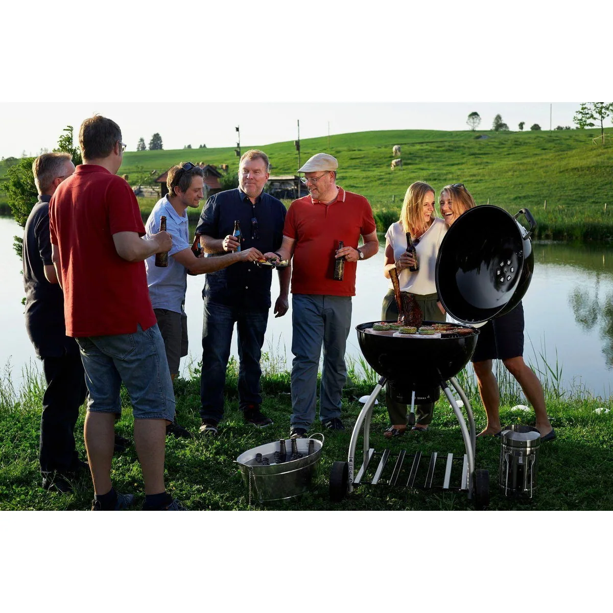 Rösle Grill-Schutzhülle No.1, wetterfest, mit Klettverschluss, passend für Sport F50/Belly F50 3