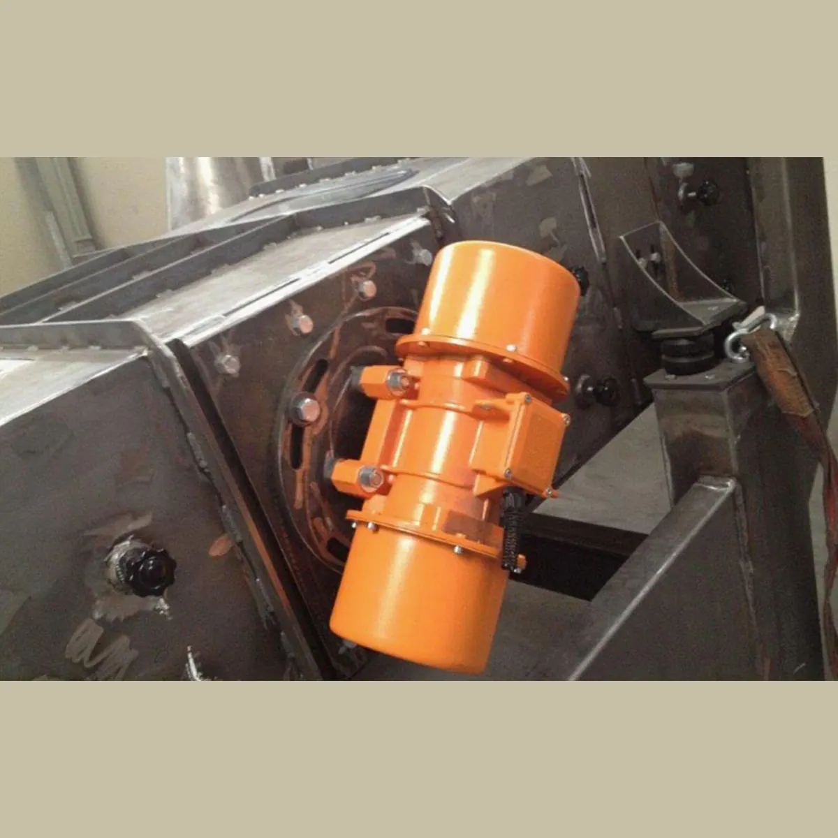 Uzman Vibrationsmotor 470W, flexible Unwuchtanpassung, effiziente Materialförderung 5