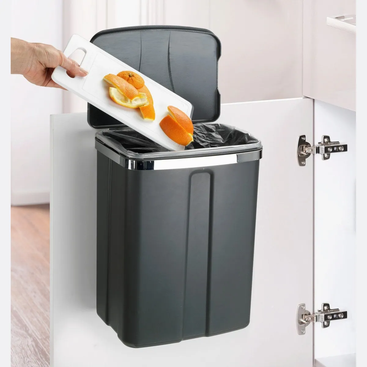 WENKO Tür-Abfalleimer, 12 L, platzsparend und einhängbar — ideal für Schrank und Schublade 3