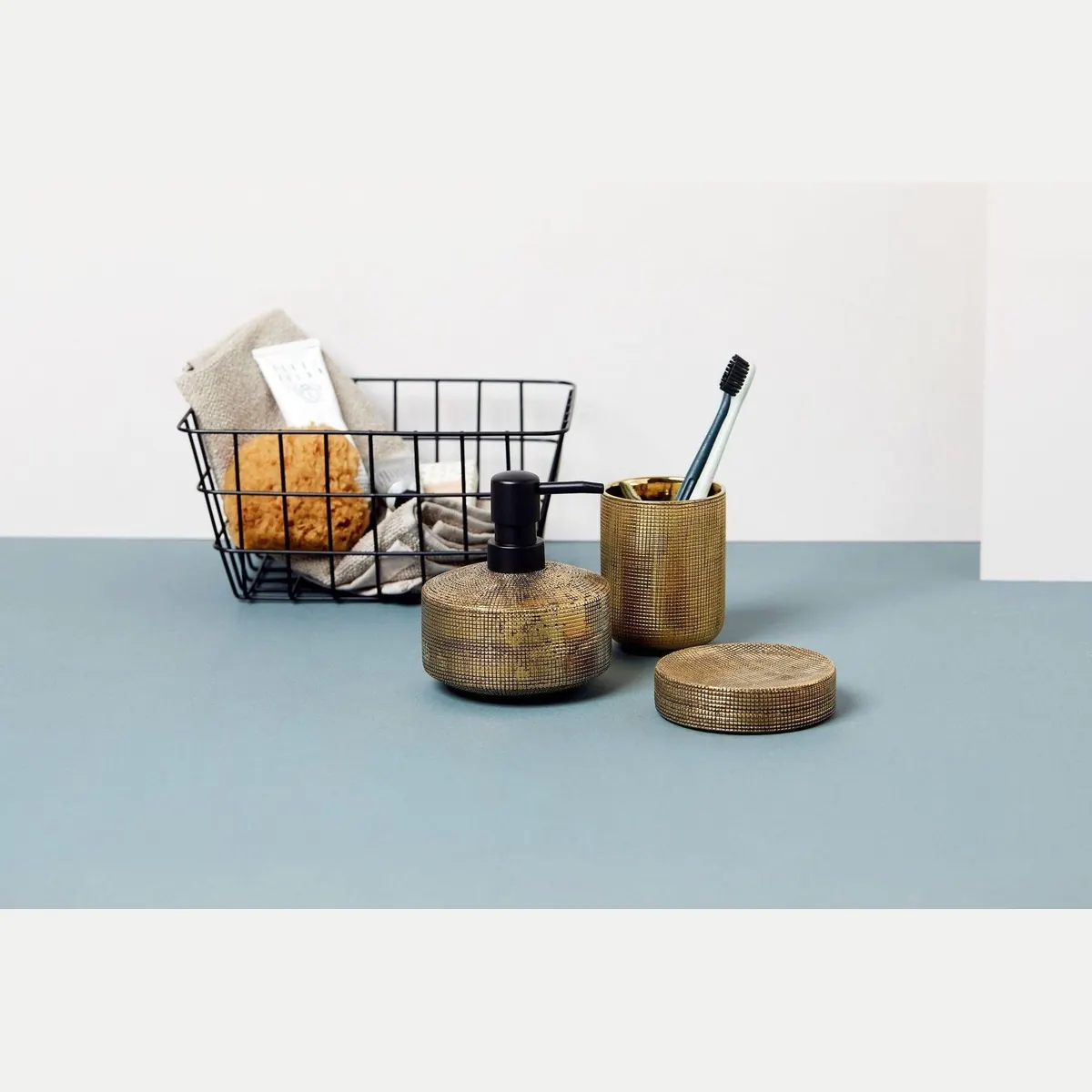 WENKO RIVARA Seifenschale, edles Design, aus Keramik, gold — perfekt für Ihr Badezimmer
