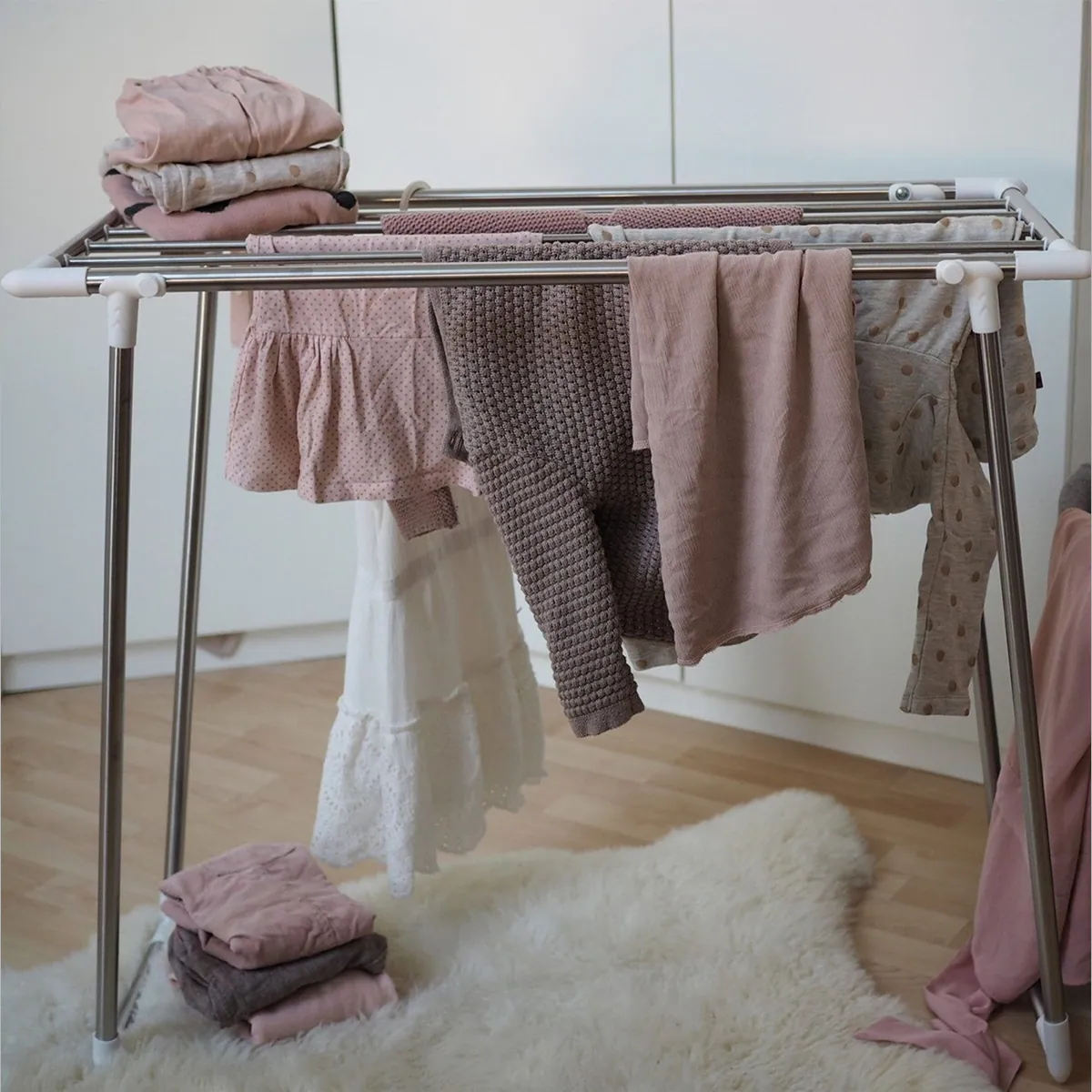 WENKO Wäscheständer Profi Single, 5,50 m Trockenlänge, platzsparend für Balkon & Badewanne 4